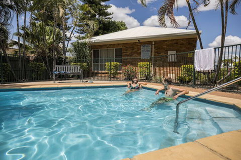Emerald Maraboon Motor Inn - Holiday Cairns 3