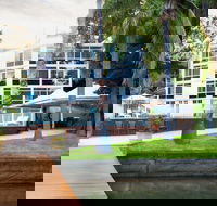 Metro Mirage Hotel Newport - Holiday Cairns