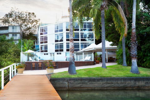 Metro Mirage Hotel Newport - Holiday Cairns 0