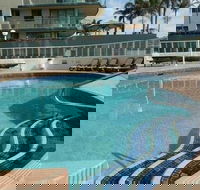 Beachfront Towers - Holiday Cairns