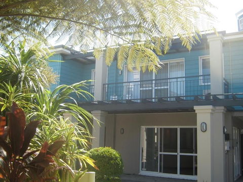 C Mandurah Resort - Holiday Cairns 1