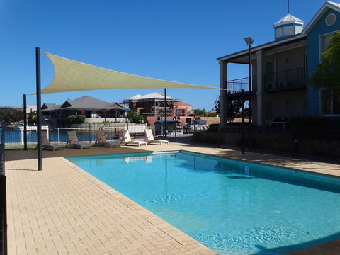 C Mandurah Resort - Holiday Cairns 6