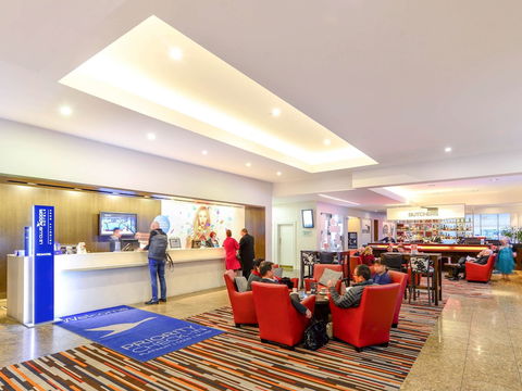 Novotel Melbourne Glen Waverley - Holiday Cairns 1