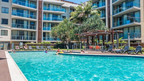 Swell Resort Burleigh Beach - Holiday Cairns 4