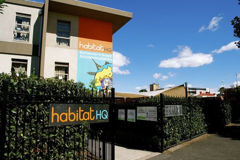 Habitat HQ - Hostel - Holiday Cairns 1