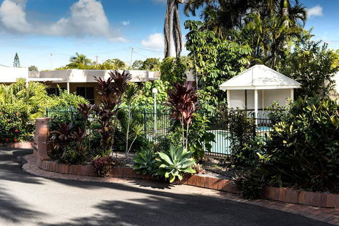 Bundaberg International Motor Inn - Holiday Cairns 2