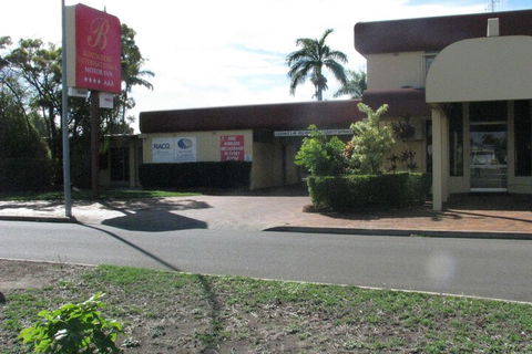 Bundaberg International Motor Inn - Holiday Cairns 7