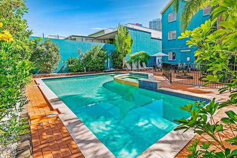 Aquarius Gold Coast - Holiday Cairns 1