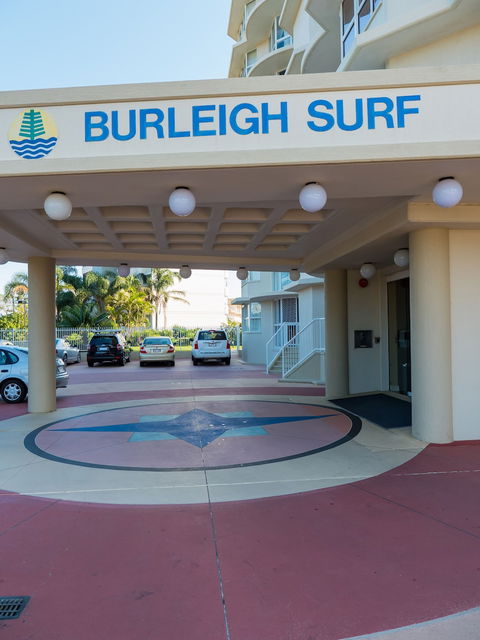 Burleigh Surf Apartments - Holiday Cairns 0