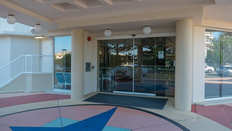 Burleigh Surf Apartments - Holiday Cairns 3