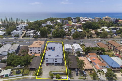 Sunshine Beach Resort - Holiday Cairns 1