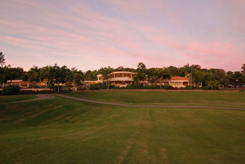 Noosa Springs Golf Resort & Spa - Holiday Cairns 0