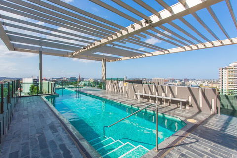 Quattro On Astor Apartments Brisbane By Restt - Holiday Cairns 2