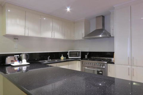 Verandah Apartments - Holiday Cairns 3