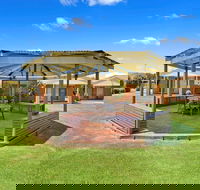 Comfort Inn  Suites King Avenue - Holiday Cairns