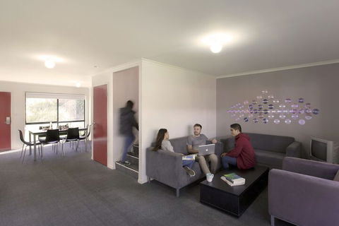 Macquarie University Village - Holiday Cairns 6