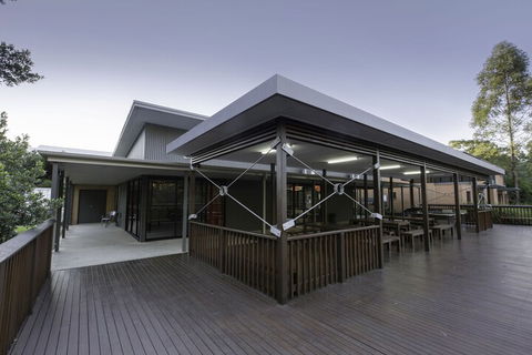 Macquarie University Village - Holiday Cairns 2