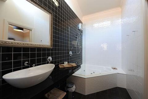 Alexandra Place - Holiday Cairns 2