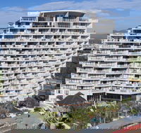 Broadbeach Savannah Hotel  Resort - Holiday Cairns