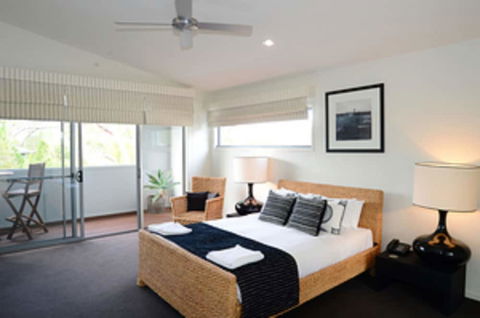 Beach Road Holiday Homes - Holiday Cairns 4
