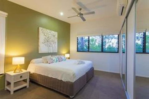 Beach Road Holiday Homes - Holiday Cairns 6