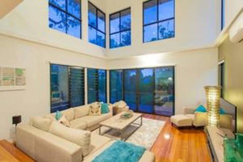 Beach Road Holiday Homes - Holiday Cairns 5