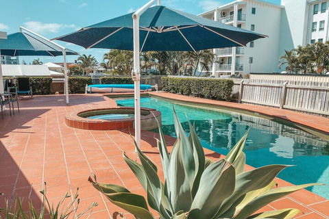 Bargara Blue Resort - Holiday Cairns 1