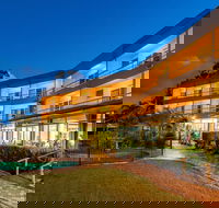Camelot Motel - Holiday Cairns