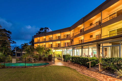 Camelot Motel - Holiday Cairns 0