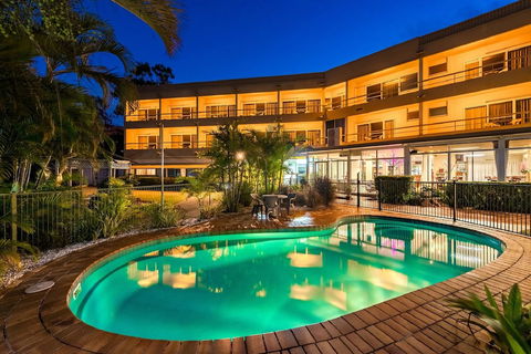 Camelot Motel - Holiday Cairns 2