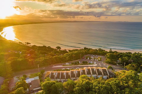 A Perfect Stay - 11 James Cook Apartments - Holiday Cairns 0