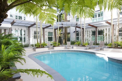 The Emerald Resort Noosa - Holiday Cairns 1