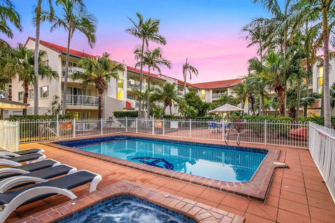 Anchor Down Apartments - Holiday Cairns 2