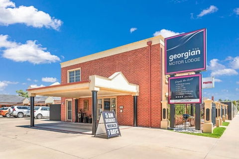 The Georgian Motor Lodge - Holiday Cairns 2