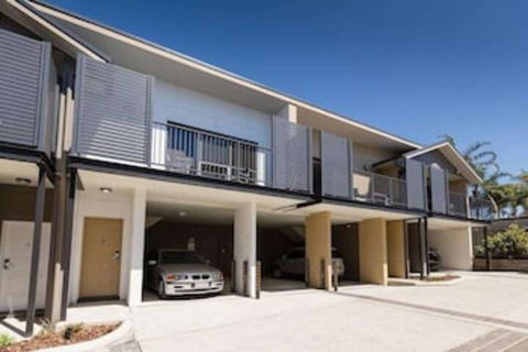 Cardiff Executive Apartments - Holiday Cairns 0