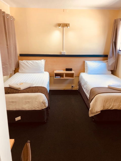 Red Cedar Motel - Holiday Cairns 4
