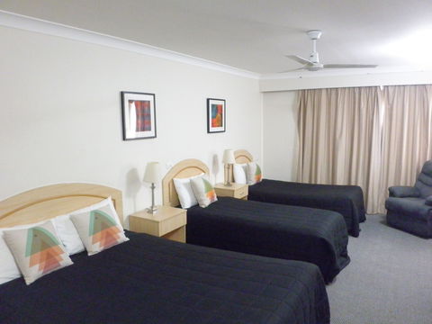 Comfort Inn Centrepoint - Holiday Cairns 1