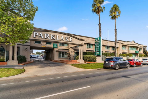 Quality Hotel Parklake Shepparton - Holiday Cairns 0