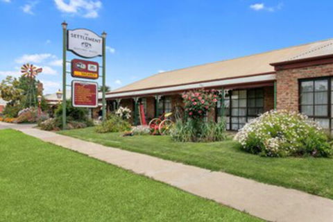 The Settlement Historic Hotel - Holiday Cairns 0