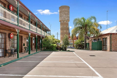 The Settlement Historic Hotel - Holiday Cairns 3