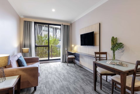 Oaks Sydney North Ryde Suites - Holiday Cairns 5