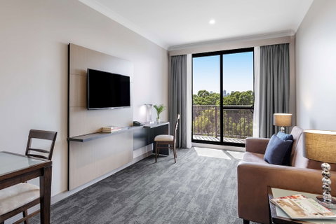 Oaks Sydney North Ryde Suites - Holiday Cairns 6