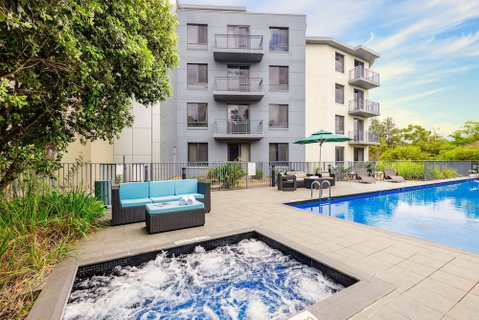 Oaks Sydney North Ryde Suites - Holiday Cairns 1