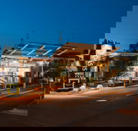Majestic Oasis Apartments - Holiday Cairns