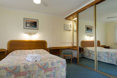 Vacation Village - Holiday Cairns 3