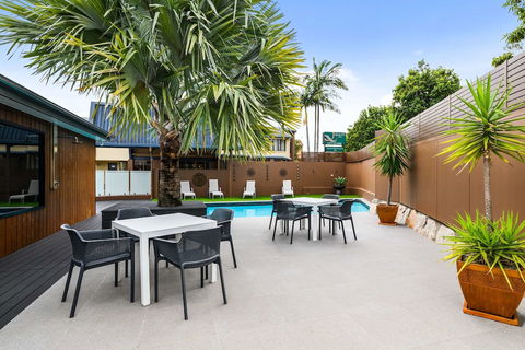 Quality Hotel City Centre - Holiday Cairns 5