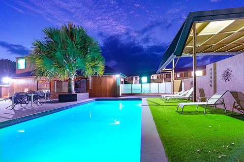 Quality Hotel City Centre - Holiday Cairns 2