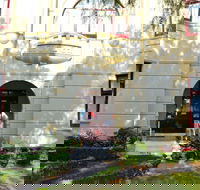 Toorak Manor - Holiday Cairns
