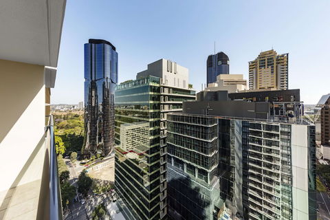 IStay River City Brisbane - Holiday Cairns 2