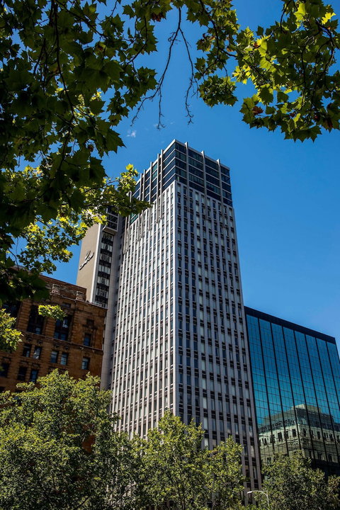 Oaks Melbourne On Market Hotel - Holiday Cairns 0